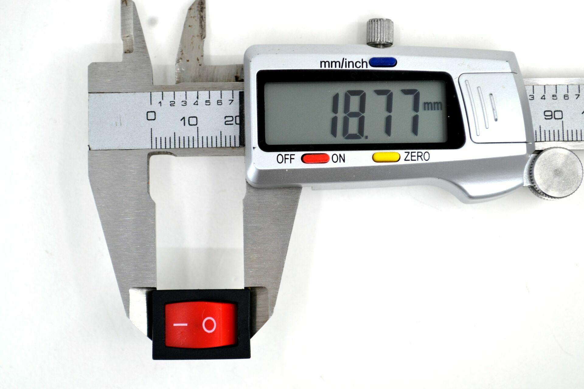 Dikdörtgen Kırmızı Elektrik Anahtarı 1-0 Işıksız Rocker 12V-220V MT-ANK02