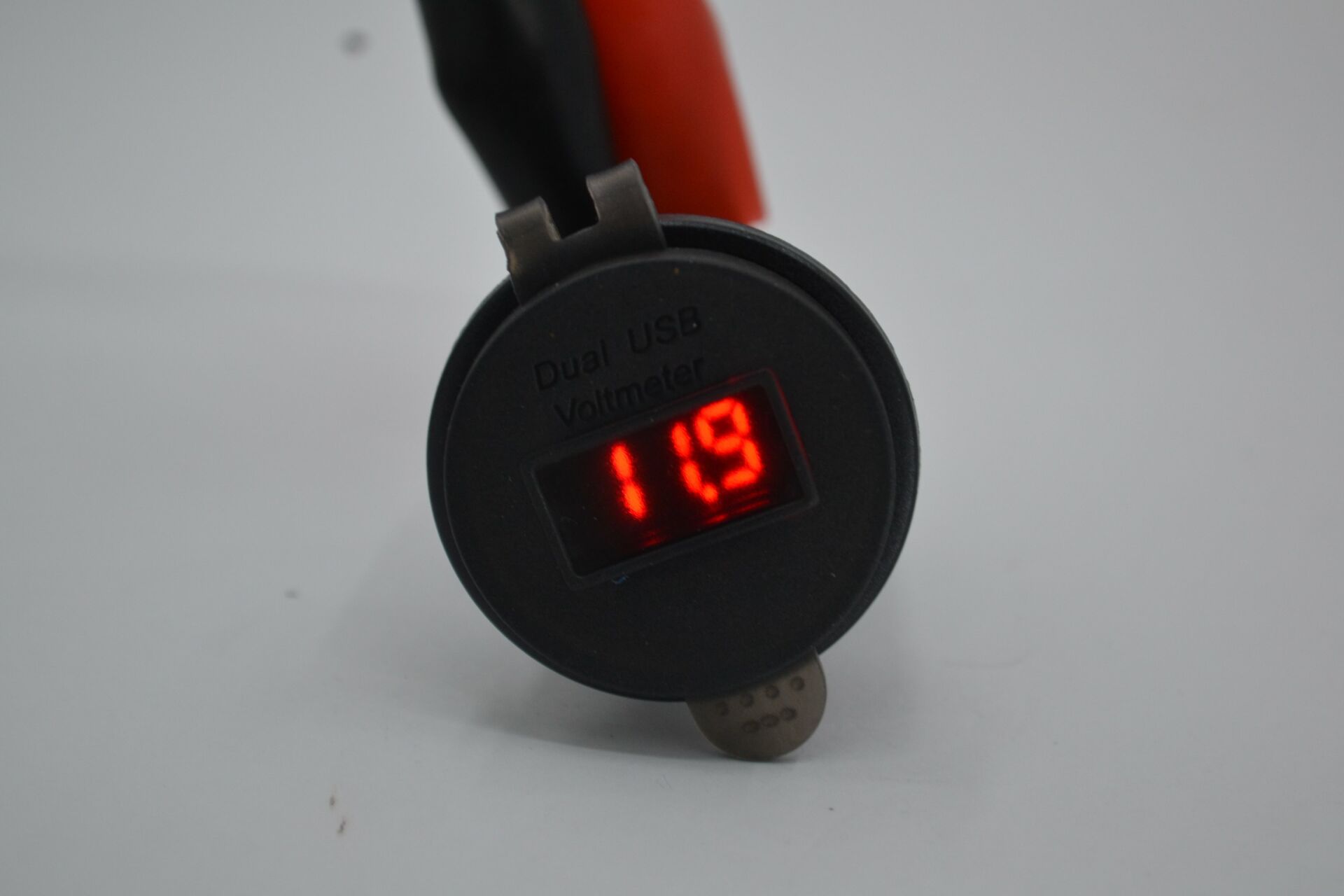 12V Tekne Karavan Akü Voltmetreli USB Şarj Portu MT-06